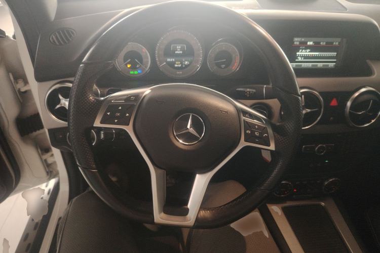 Used Mercedes-Benz GLK-Class 2015 GLK 260 4MATIC Dynamic Edition Ultimate Version
