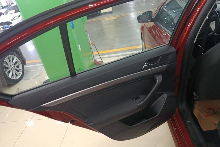 Used Volkswagen Lavida 2015 1.6L Automatic Fashion Edition