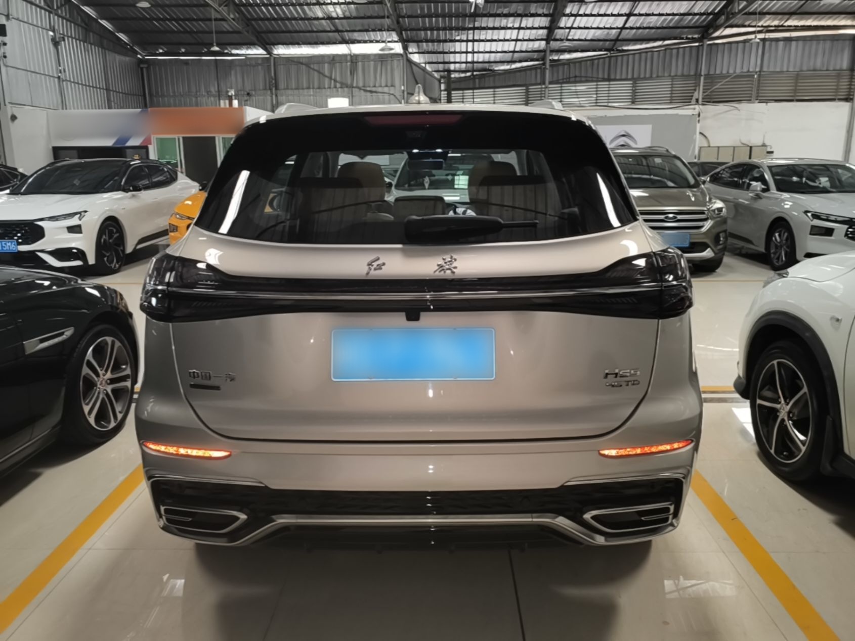 Hongqi HS5 2023 2.0T Four-Wheel Drive Flagship Pro Edition - Chinese Trim Ling — снимка 5