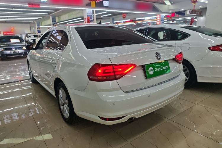 Used Volkswagen Lavida 2017 1.6L Automatic Comfort Edition
