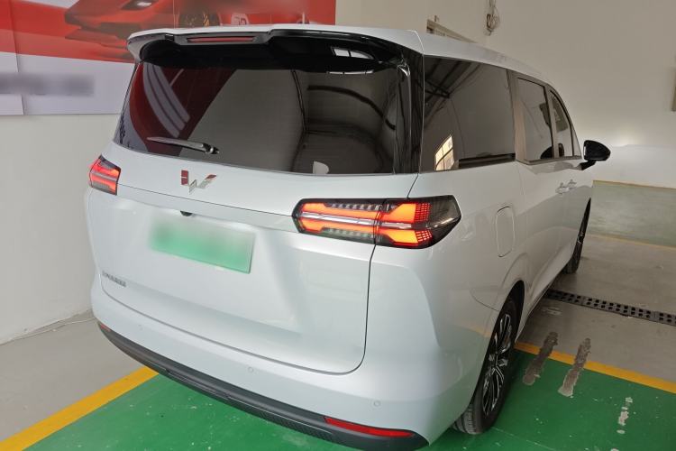 Used Wuling Starlight 730 2025 Model Plug-in Hybrid 125km Luxury Edition