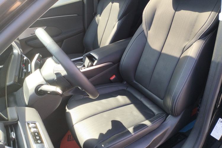 Used Buick LaCrosse 2024 28T Luxury Edition Left Front Seat