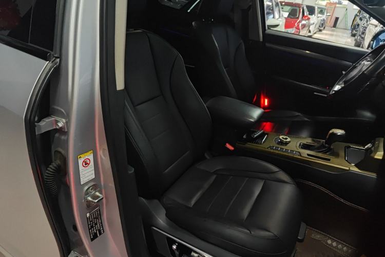 Used Wey VV7 2017 2.0T Flagship Model Right Front Seat