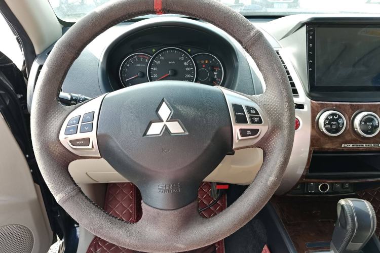 Used Mitsubishi Pajero Sport 2013 3.0L Automatic Two-Wheel Drive Luxury Edition