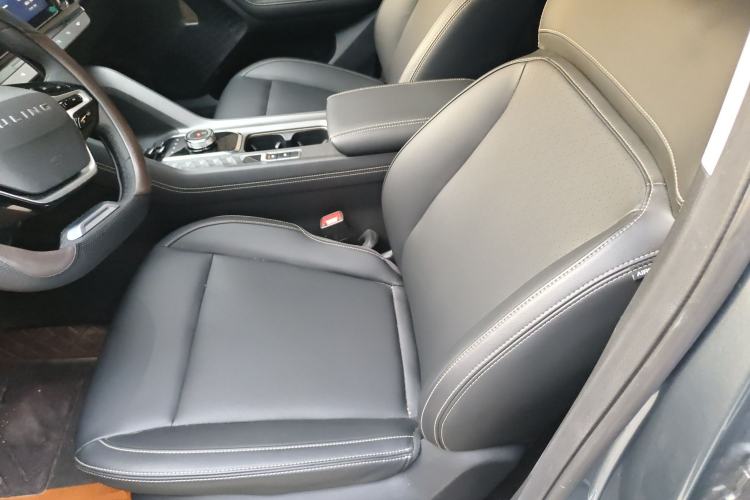 Used Wuling Xingyun 2023 2.0L DHT Flagship Edition
