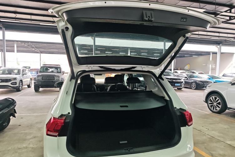 Used Volkswagen Tiguan L 2019 330TSI Automatic Two-Wheel Drive Smart Luxury Version China VI Standard
