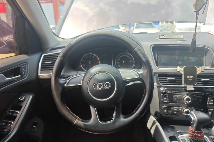 Used Audi Q5 2013 40 TFSI Ambition Steering Wheel