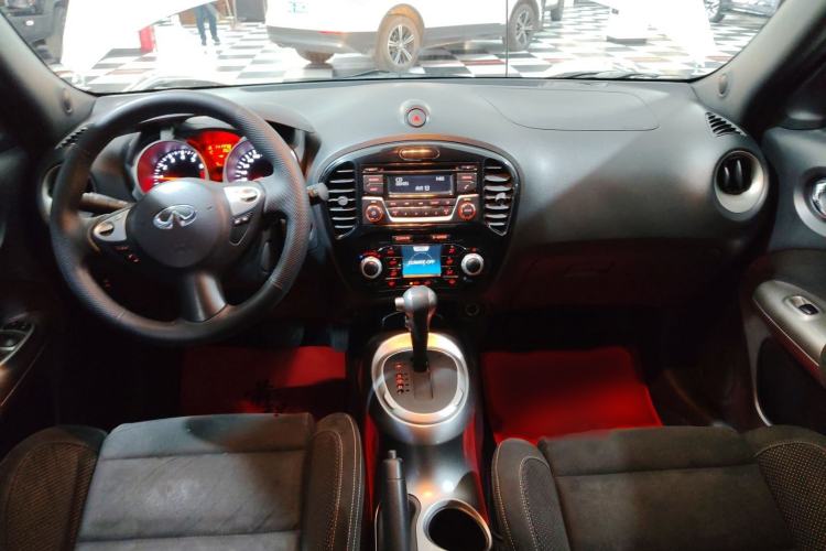 Used Infiniti ESQ 2014 1.6L Spontaneous Edition
