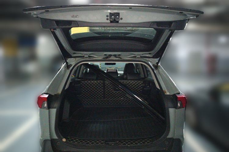 Used Toyota RAV4 2020 2.0L CVT 4x4 Trend Edition Trunk