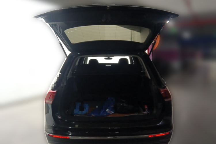 Used Volkswagen Tiguan L 2018 Facelift 330TSI Automatic Two-Wheel Drive Luxury Edition Trunk