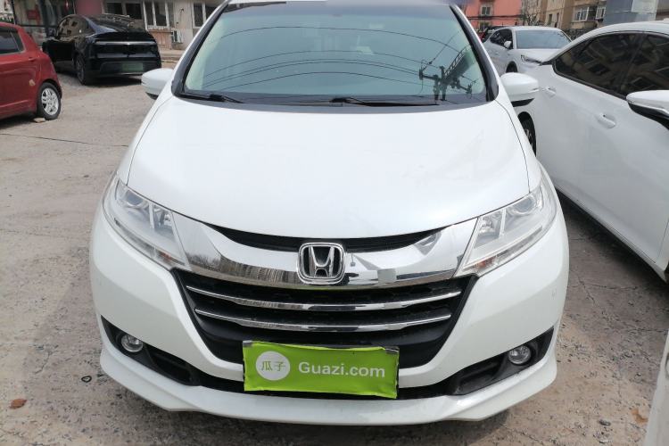 Used Honda Odyssey 2015 Revised 2.4L Luxury Edition Front