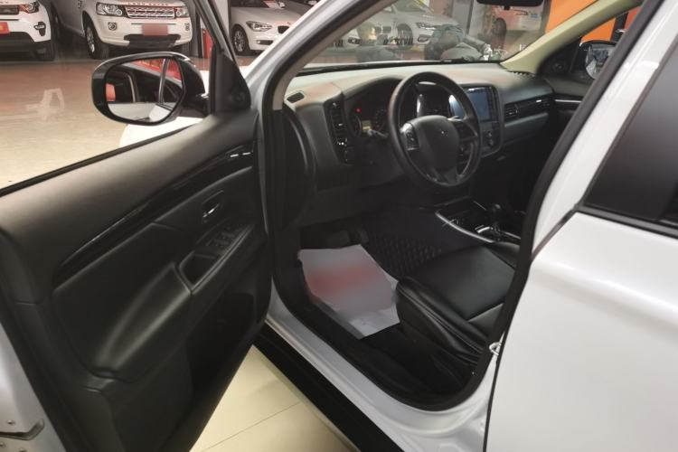 Used Mitsubishi Outlander 2020 2.0L Two-Wheel Drive Comfort Edition 5 Seats