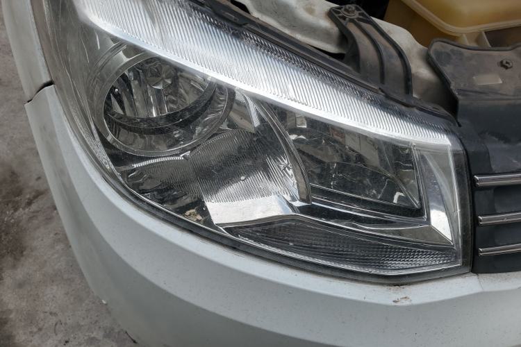 Used Dongfeng Fengon 330 2014 1.5L Manual Utility Version DK15 Right Front Headlight