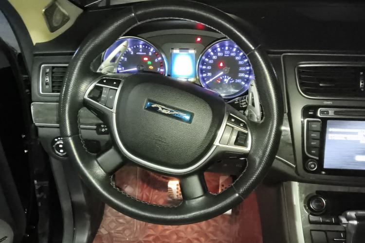 Used Haval H8 2015 2.0T Four-Wheel Drive Comfort Version Steering Wheel