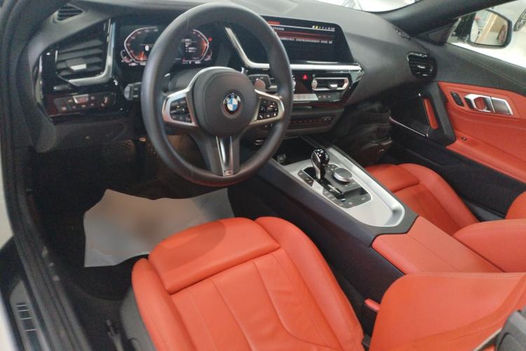 Used BMW Z4 2023 sDrive 25i M Sport Night Edition package Center Console