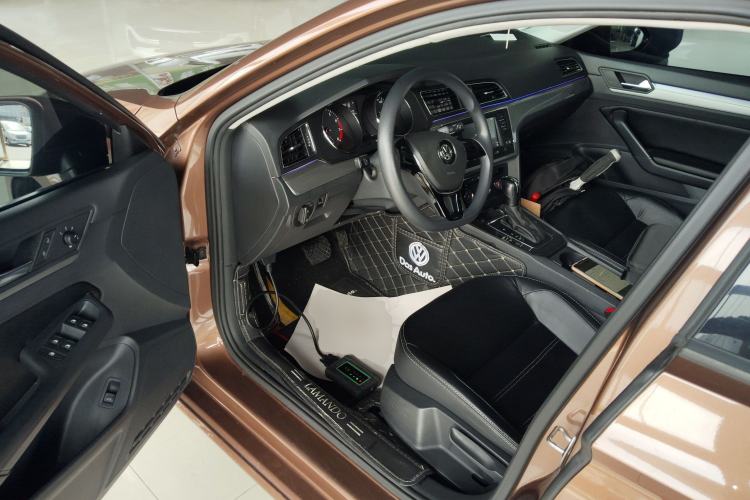 Used Volkswagen Lamando 2017 230TSI DSG Fashion Edition
