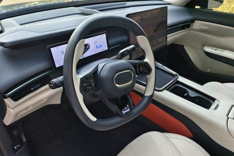 Used Lynk & Co 07 2024 EM-P 126 Long-Range Halo Interior 10