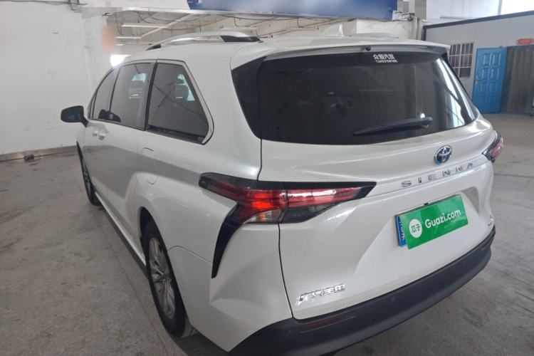 Used Toyota Sienna 2023 2.5L Hybrid Comfort Edition
