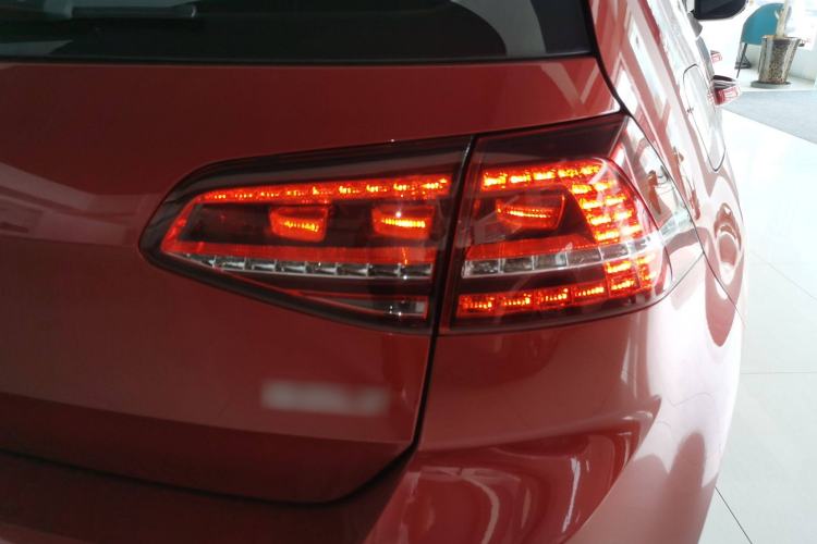 Used Volkswagen Golf 2017 1.6L Automatic Comfort Million-Vehicle Anniversary Edition