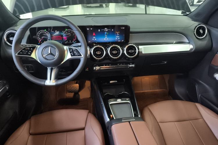 Used Mercedes-Benz GLB 2024 GLB 200 Dynamic Edition Center Console