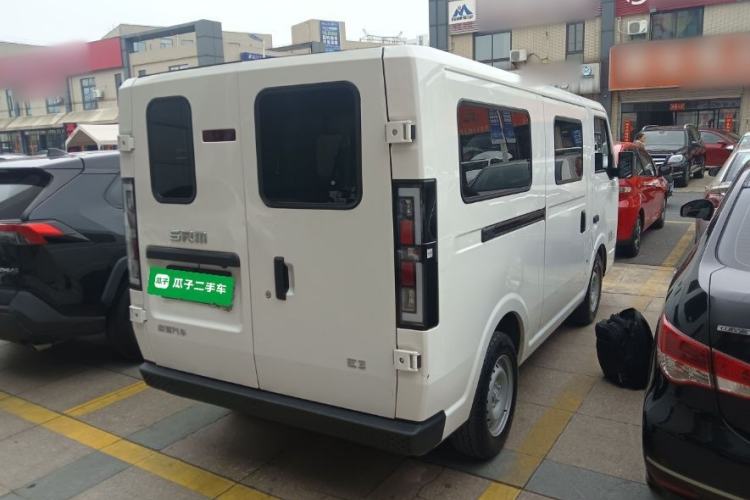 Used SRM New Energy E3 2025 Fudi 310KM Practical Passenger Vehicle
