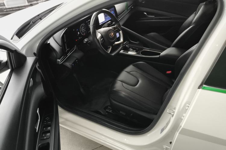 Used Hyundai Elantra 2021 1.5L CVT LUX Prestige Edition