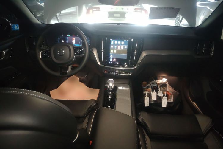 Used Volvo S60 2023 B4 Zhiyuan Sport Edition
