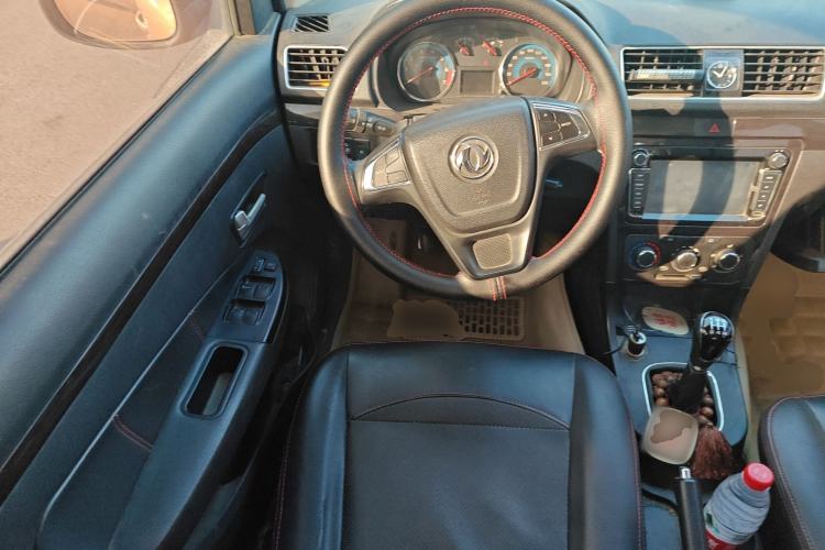 Used Dongfeng Fengon 360 2015 1.5L Manual Luxury 7-Seater China IV Standard
