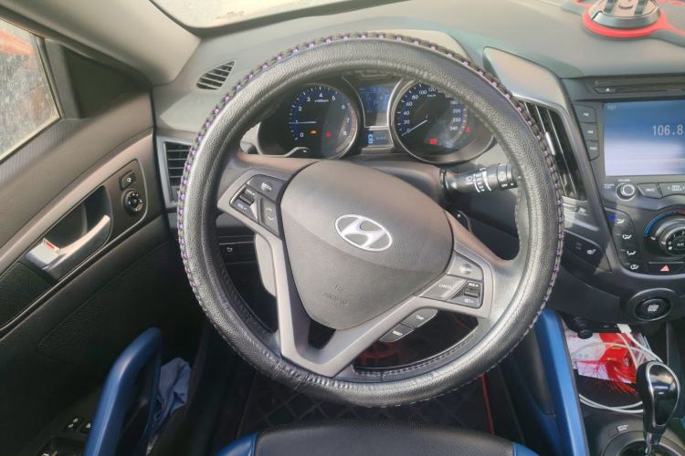 Used Hyundai Veloster 2012 1.6T Automatic Luxury Edition Steering Wheel