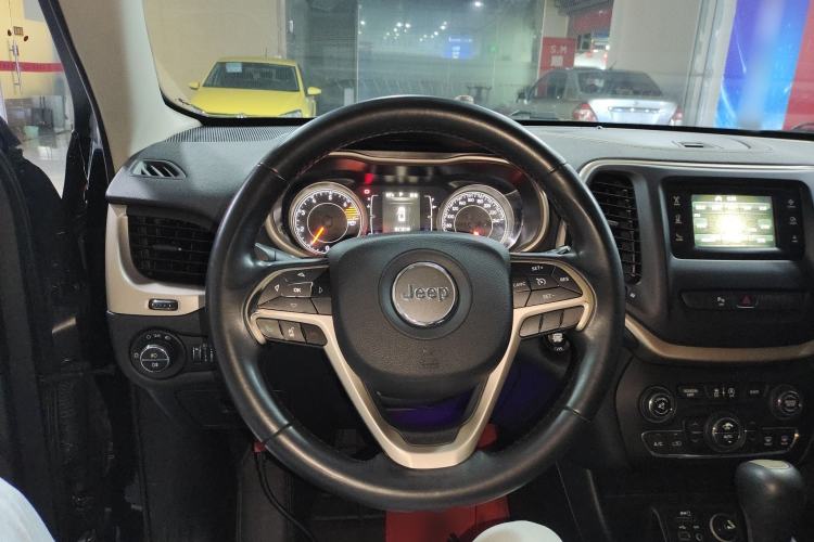 Used Jeep Cherokee 2016 2.4L Leading Edition Steering Wheel