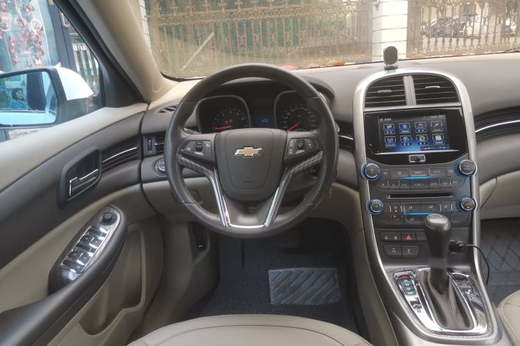 Used Chevrolet Malibu 2014 2.4L Automatic Luxury Edition Steering Wheel