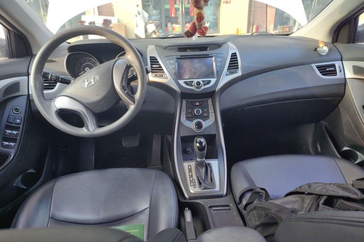 Used Hyundai Elantra (5th Generation / Langdong) 2015 1.6L Automatic Fashion Model