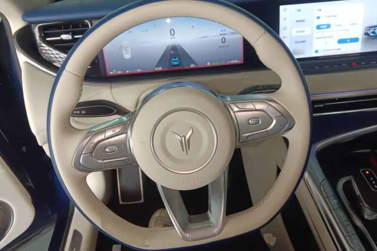 Used VOYAH FREE 2021 Four-Wheel Drive Standard Range-Extended Exclusive Luxury Package
