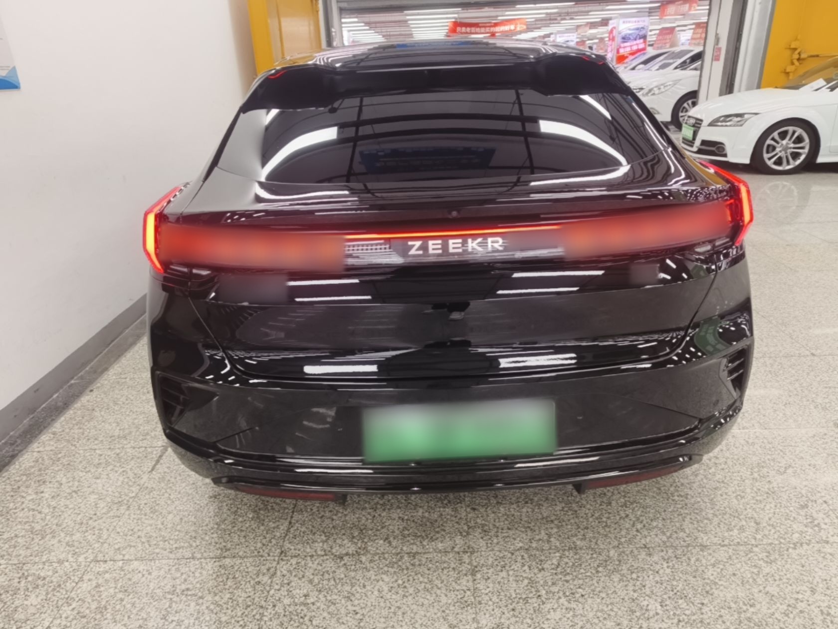 Zeekr 001 2026 95° All-Wheel-Drive Max Edition — снимка 5