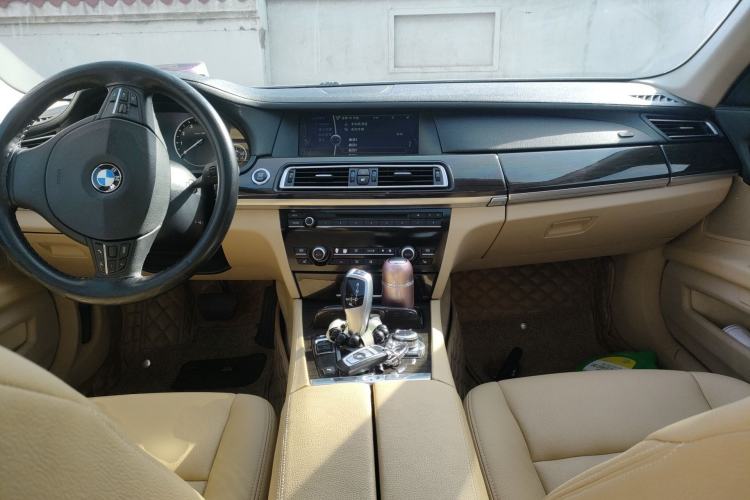 Used BMW 7 Series 2011 730Li Elegant Model Center Console