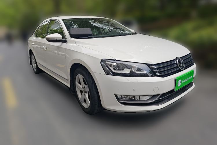 Used Volkswagen Passat 2011 1.8TSI DSG Prestige Edition Front Right 45 Deg