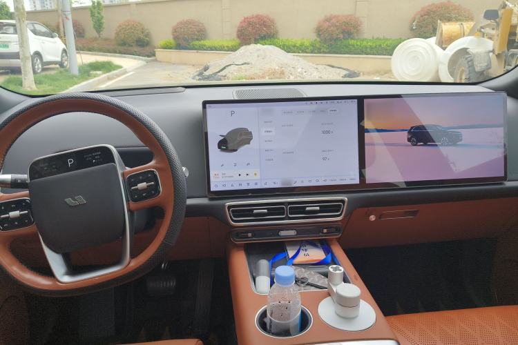 Used Li Auto L8 2023 Pro Model Center Console