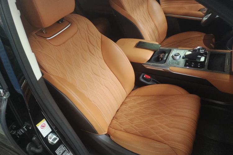 Used Tank 500 New Energy 2023 Hi4-T Right Front Seat