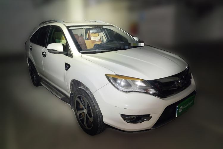 Used BYD S7 2015 2.0T Upgraded Automatic Luxury Version Front Right 45 Deg