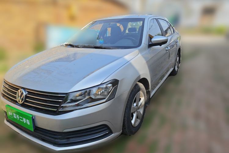 Used Volkswagen Lavida 2015 1.6L Manual Fashion Edition