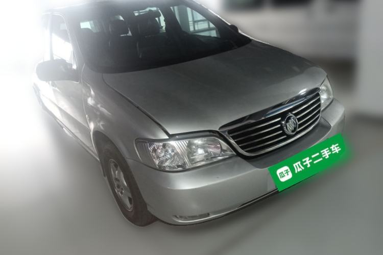 Used Buick GL8 2005 2.5L CT1 Comfort Model Front Right 45 Deg