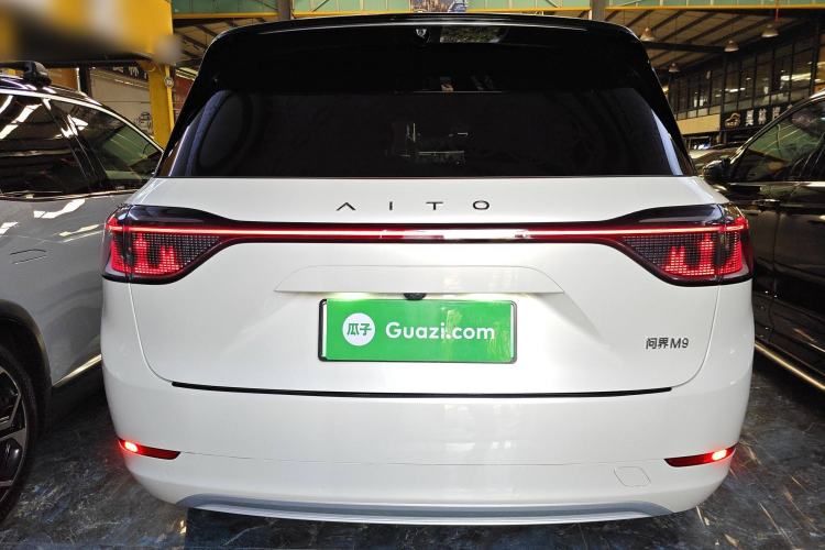 Used Hima AITO M9 2024 Range-Extended Ultra Version 42 kWh 6-Seater Model
