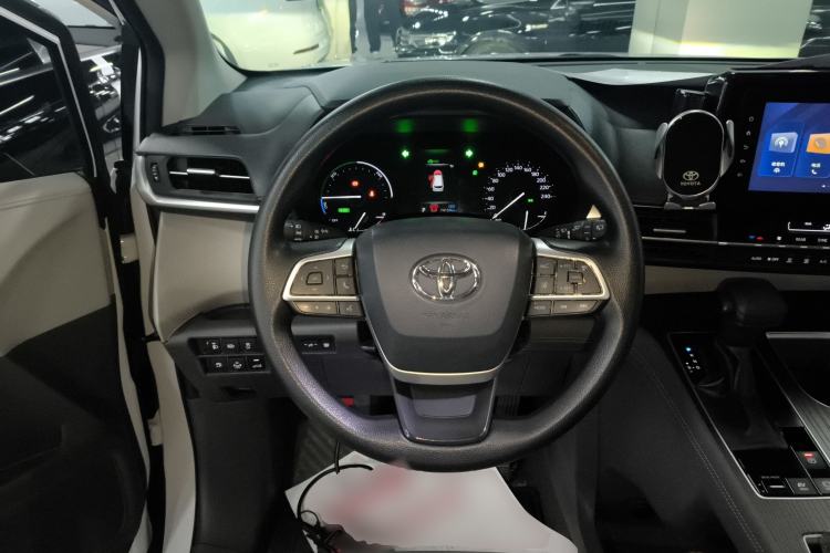 Used Toyota Granvia 2024 2.5L Hybrid Comfort Edition
