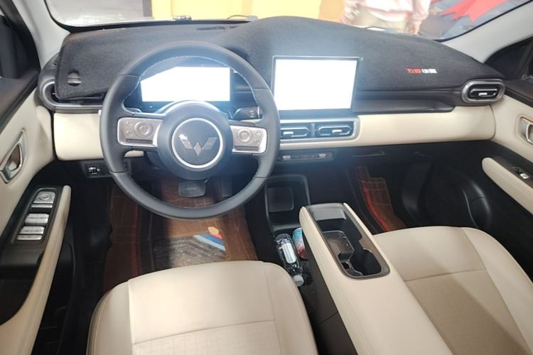 Used Wuling Bingo PLUS 2024 330 km Range Five-Seater Version
