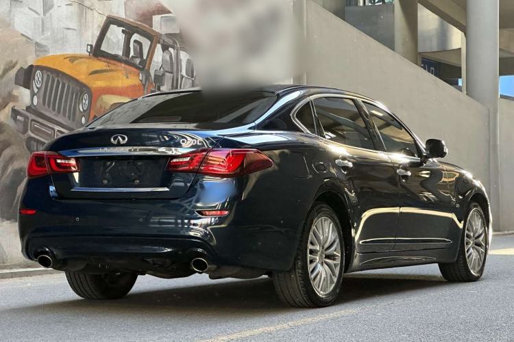 Used Infiniti Q70 2017 Q70L 2.5L Enjoyment Edition Exterior 3