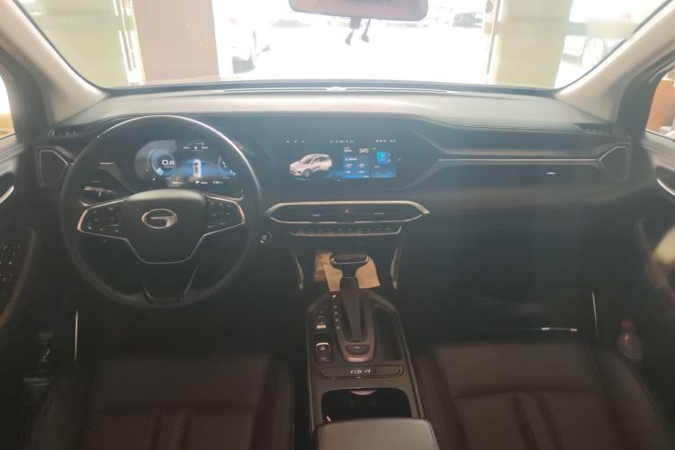 Used GAC Trumpchi GS4 2020 270T Automatic Luxury Smart Connectivity Version Center Console