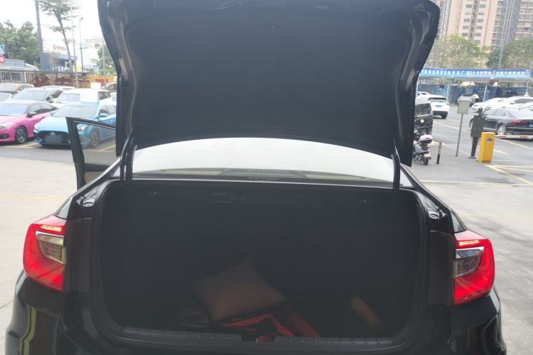 Used Honda Crider 2013 1.8L automatic luxury edition Trunk