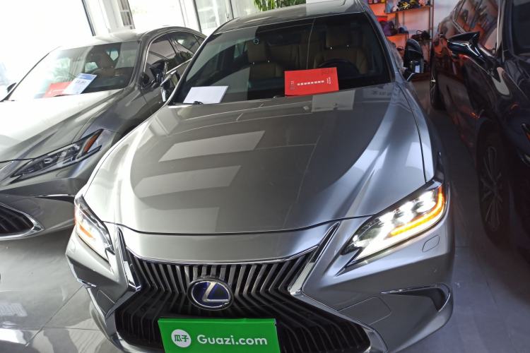 Used Lexus ES 2020 300h Deluxe Edition