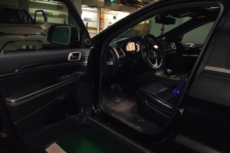 Used Jeep Grand Cherokee 2014 3.0L Comfort Navigation Edition Driver Seat