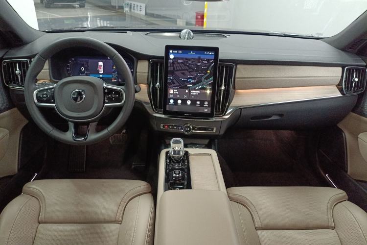 Used Volvo S90 New Energy 2026 Plug-in Hybrid Four-Wheel Drive Long-Range Luxury Smart Edition
